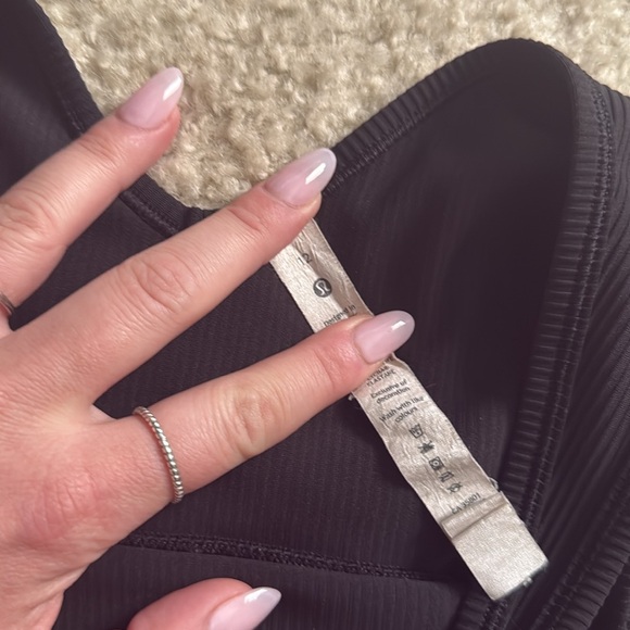 Lululemon Black Ribbed Top - Size 12 - Picture 2 of 3